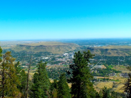 On the top of the hill, from the Buffalo Bill Museum, you ave a great view over the whole valley below.